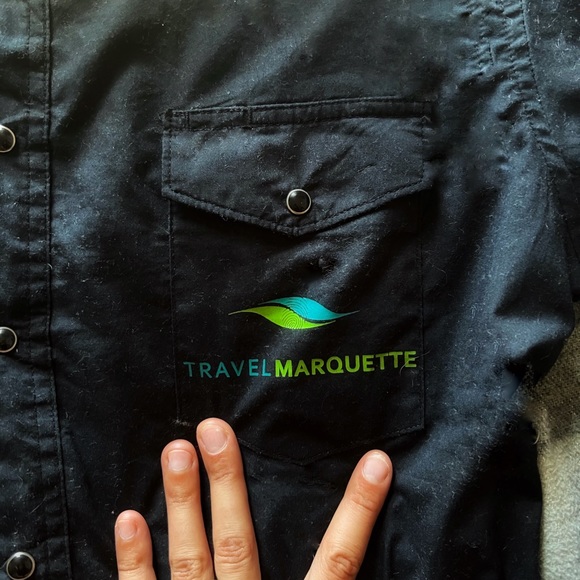 One-of-a-Kind Travel Marquette Men’s M Wrangler Button Down - Picture 3 of 5